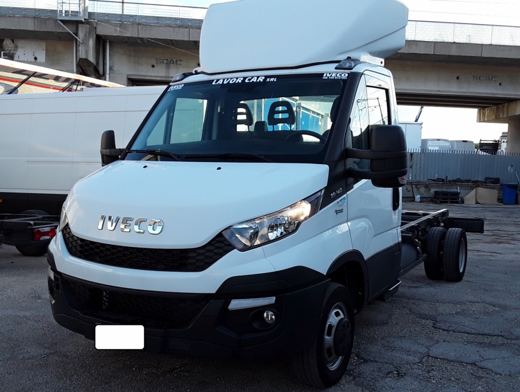 NEW DAILY 35C140CV METANO A TELAIO 2015